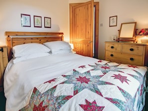 2 bedrooms, free WiFi, bed sheets - 2 bedroom accommodation in Linlithgow, near Edinburgh (Linlithgow, near Edinburgh)