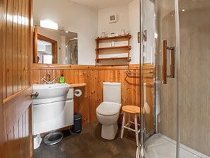 Towels - 2 bedroom accommodation in Linlithgow, near Edinburgh (Linlithgow, near Edinburgh)