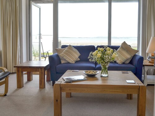 4 bedroom accommodation in Rhosneigr, Anglesey