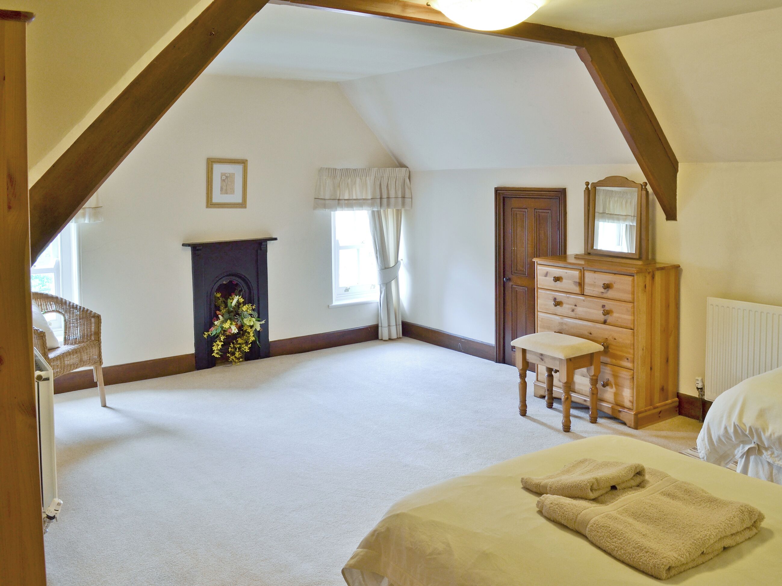 6 bedrooms, free WiFi, bed sheets
