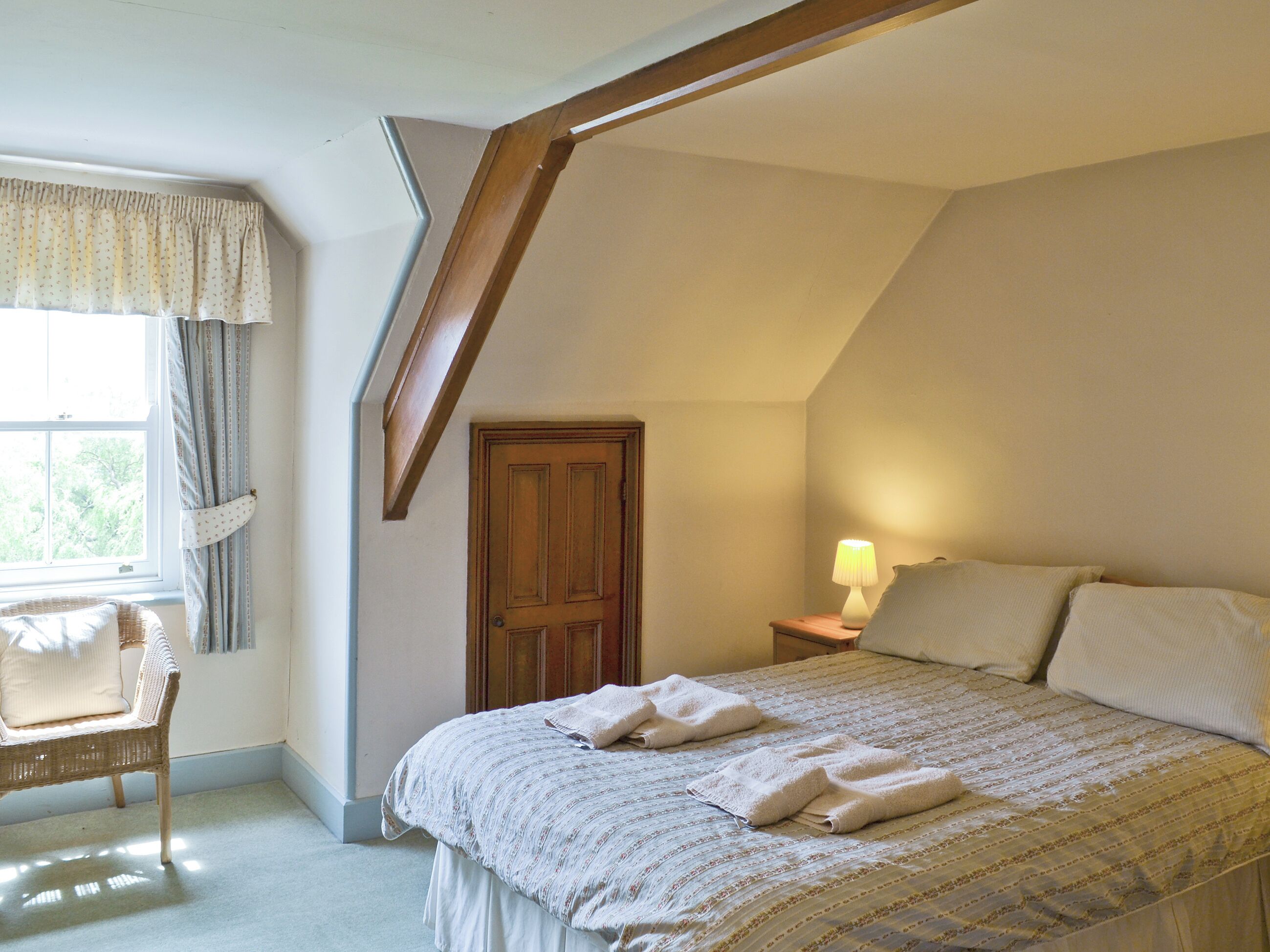 6 bedrooms, free WiFi, bed sheets