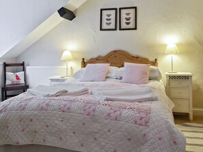 2 bedrooms, bed sheets - 2 bedroom accommodation in Penmon, Beaumaris, Anglesey (Penmon, Beaumaris, Anglesey)