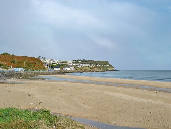 Beach - 2 bedroom accommodation in Penmon, Beaumaris, Anglesey (Penmon, Beaumaris, Anglesey)