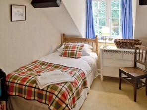2 bedrooms, bed sheets