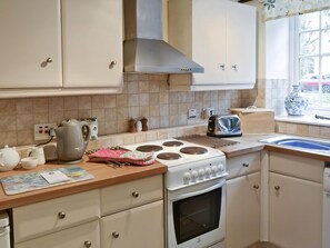 Highchair, cookware/dishes/utensils