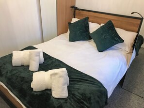 1 bedroom, WiFi, bed sheets - This pet-friendly bungalow is just a short walk from the beach at Beadnell. (Beadnell)