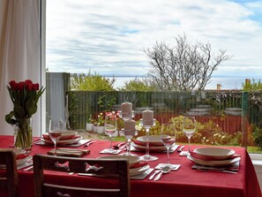 Dining - 4 bedroom accommodation in St Monans, near Anstruther (St Monans, near Anstruther)
