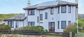 4 bedroom accommodation in East Kilbride, near Lochboisdale, South Uist