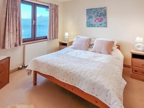 4 bedrooms, free WiFi, bed sheets