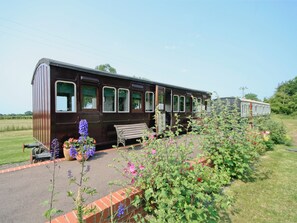 Property grounds - Railway Carriage One - E5337 (Brockford, near Stowmarket)