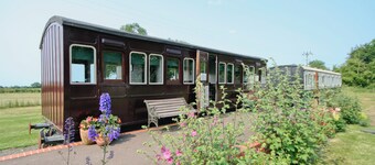 Railway Carriage One - E5337