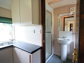 Bathroom - Railway Carriage One - E5337 (Brockford, near Stowmarket)