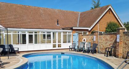 5 bedroom accommodation in Aylsham