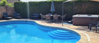 5 bedroom accommodation in Aylsham