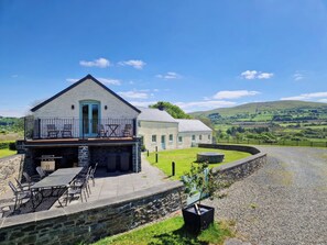 Outdoor dining - Felin Hedd (Peaceful Mill) (Tregaron, near Aberystwyth)