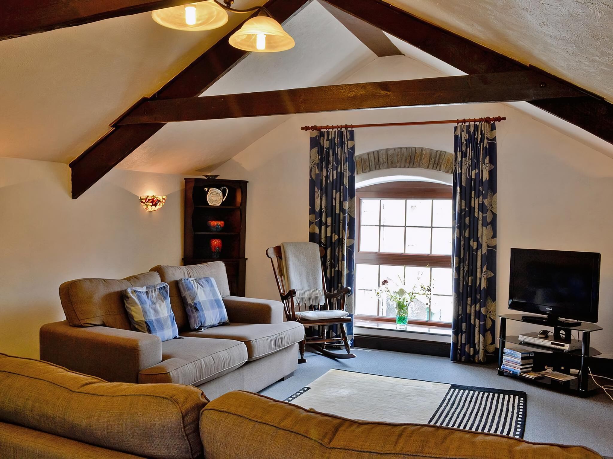 Fireplace, DVD player