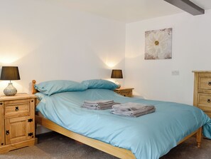 5 bedrooms, free WiFi, bed sheets