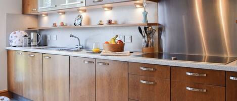 Dishwasher, high chair