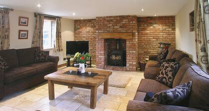 4 bedroom accommodation in Brigham