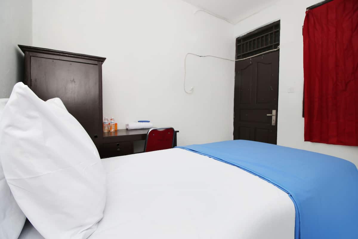 Double Room, Non Smoking | Room amenity