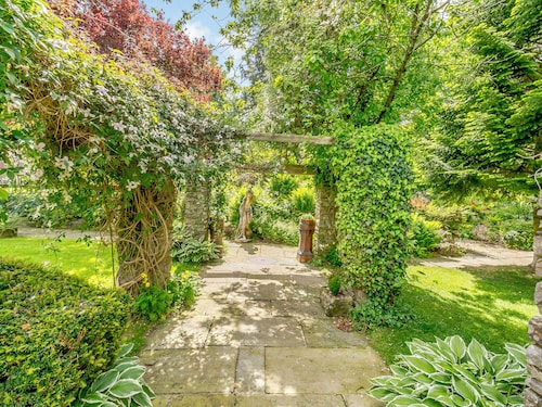 2 bedroom accommodation in West Burton, near Leyburn