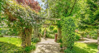 2 bedroom accommodation in West Burton, near Leyburn