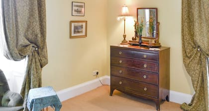 Lochside Garden House - S4484
