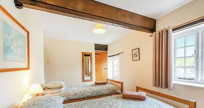 Granary Cottage - E5634