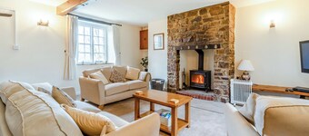 Granary Cottage - E5634