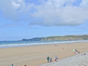 Beach - 3 bedroom accommodation in Treffynnon, near St Davids (Treffynnon, near St Davids)