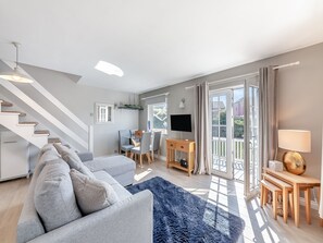 TV - Water's Edge Holiday Home (Beadnell)