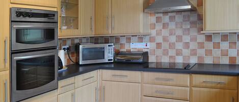 Lava-louças, cadeirão de bebê