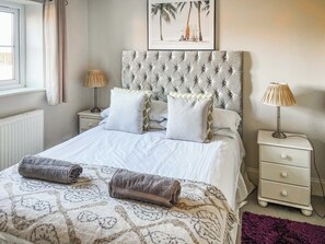 5 quartos, Wi-Fi de cortesia, roupa de cama