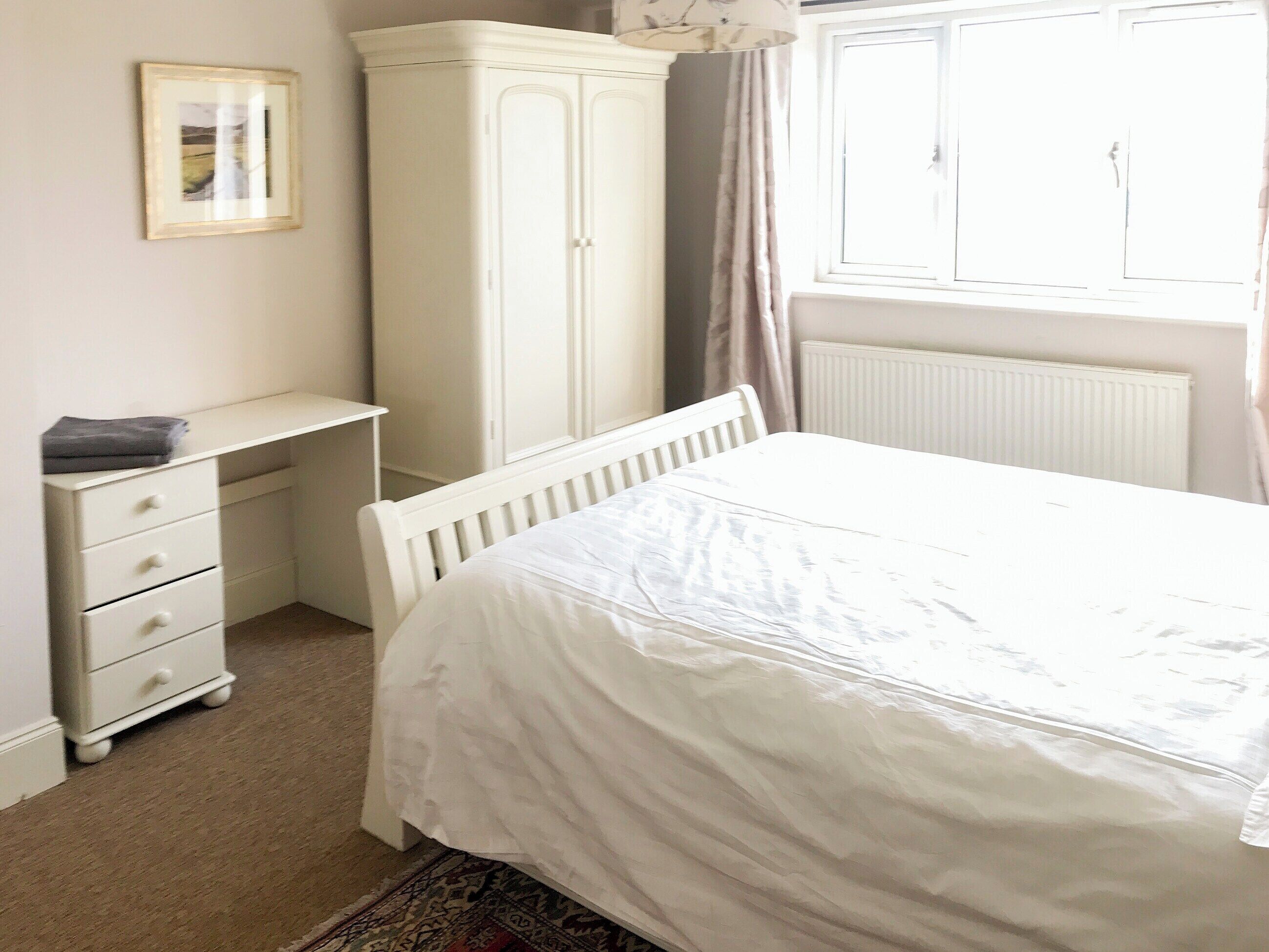 5 bedrooms, free WiFi, bed sheets