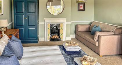 4 bedroom accommodation in Christon Bank, near Embleton