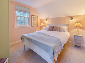 2 bedrooms, free WiFi, bed sheets - 2 bedroom accommodation in Enochdhu, near Pitlochry (Enochdhu, near Pitlochry)