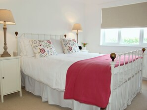 4 bedrooms, free WiFi, bed sheets
