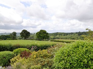 Property grounds - White Hill Farm Cottage (Wonastow, near Monmouth)