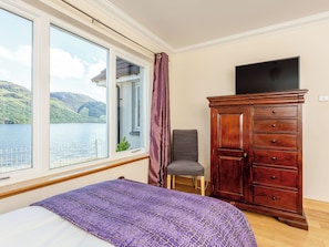 4 bedrooms, free WiFi, bed sheets