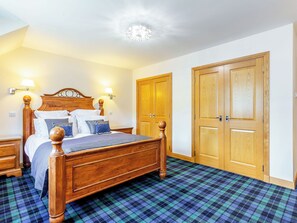 4 bedrooms, free WiFi, bed sheets - Lochside House - S4532 (Letterfearn By Kyle, Wester Ross)