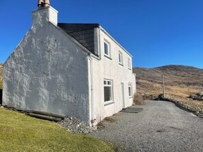 Exterior - 3 bedroom accommodation in Carragrich, near Tarbert, Isle of Harris (Carragrich, near Tarbert, Isle of Harris)