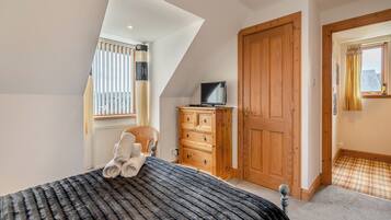 3 bedrooms, free WiFi, bed sheets