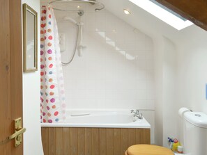 Towels - 3 bedroom accommodation in St Gennys, Bude (St Gennys, Bude)