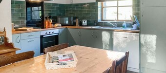 2 bedroom accommodation in Fachongle Ganol, near Newport