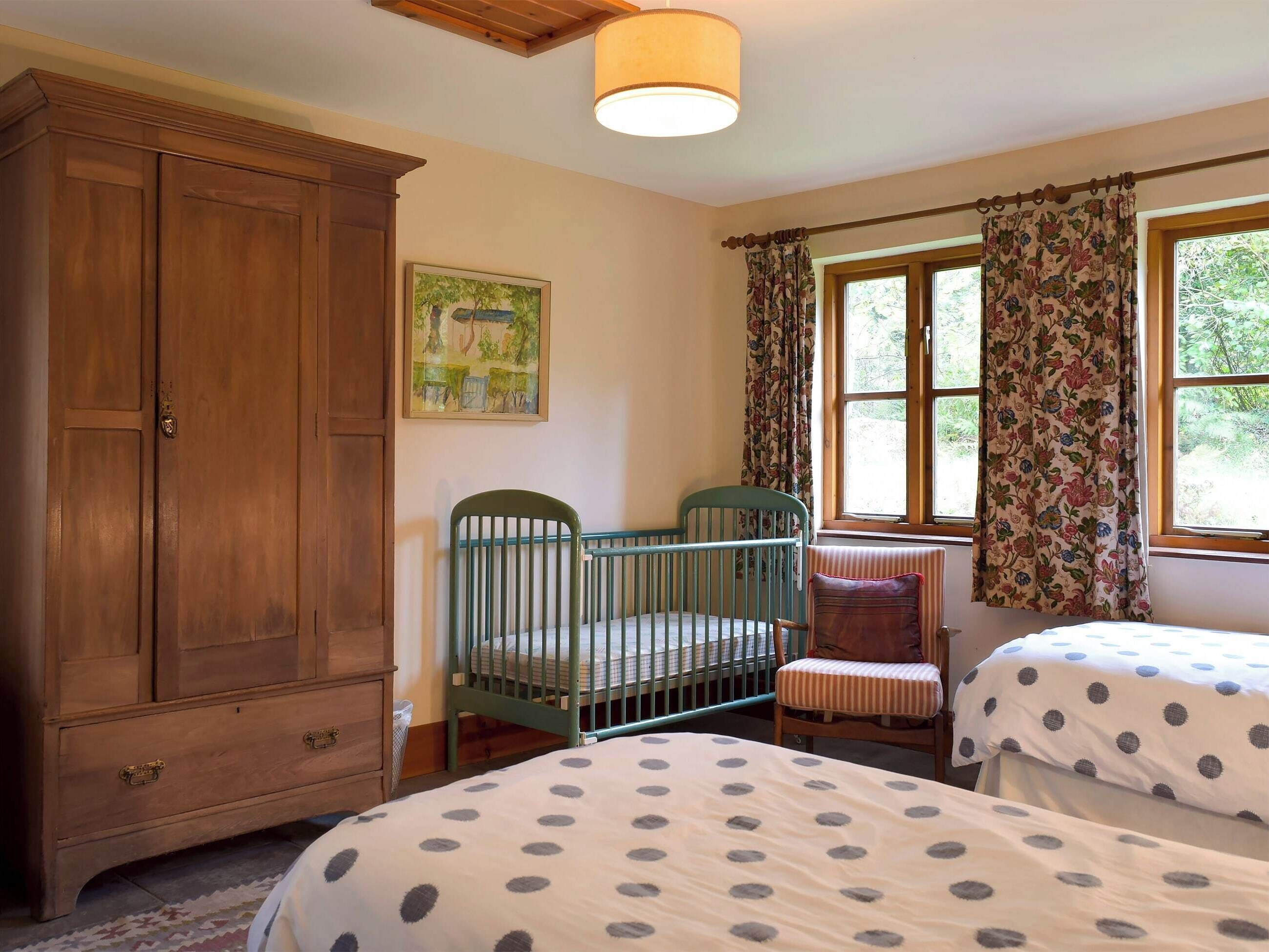 2 bedrooms, bed sheets