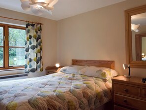 2 bedrooms, bed sheets