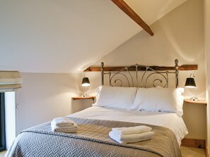 4 bedrooms, free WiFi, bed sheets