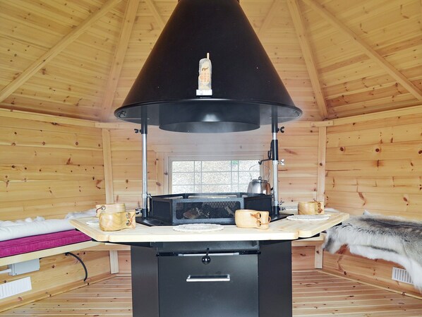 المنشأة من الداخل