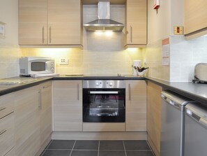 Dishwasher, high chair - Eldin Hall Cottage 2 - UK2484 (Scarborough)