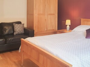 2 bedrooms, free WiFi, bed sheets, wheelchair access - 2 bedroom accommodation in Dihewyd, near Aberaeron (Dihewyd, near Aberaeron)